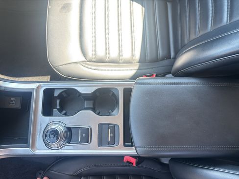 Used 2024 Ford Edge SEL AWD/4WD image 11