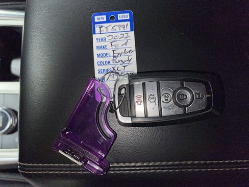 Used 2022 Ford Explorer XLT w/ Equipment Group 202A image 27