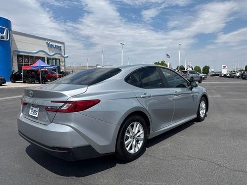 Used 2025 Toyota Camry LE w/ Convenience Package FWD image 4