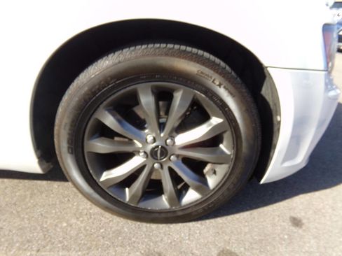 Used 2014 Chrysler 300 S image 35