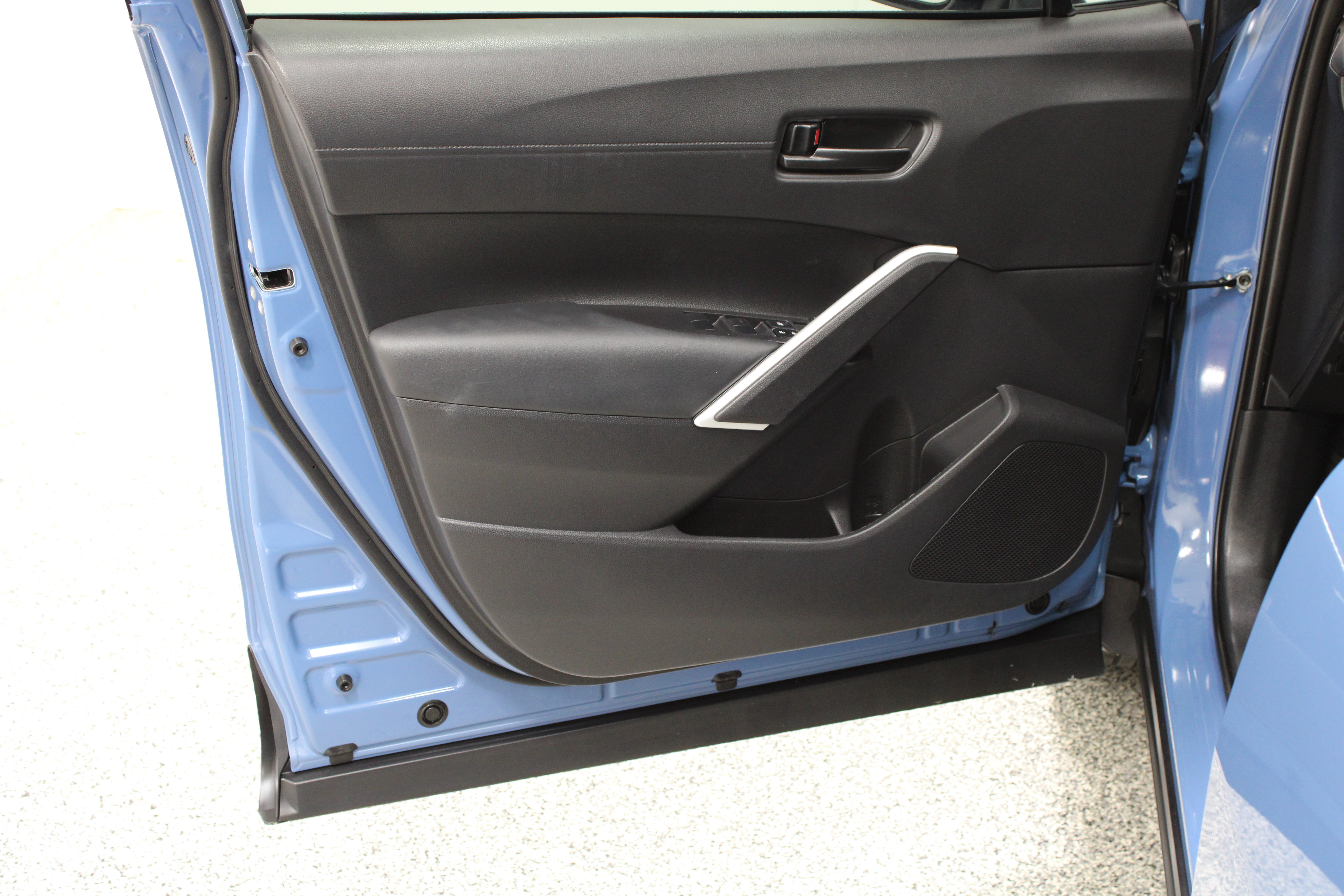 Used 2026 Toyota Corolla Cross LE FWD image 12