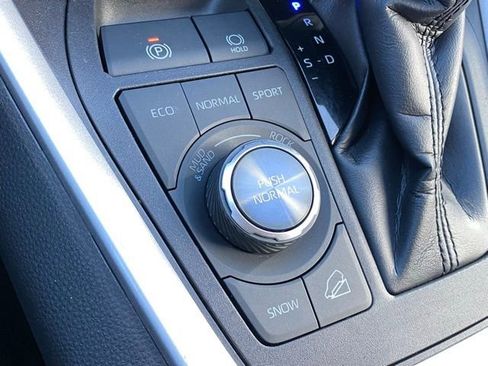 Used 2024 Toyota RAV4 Adventure image 16