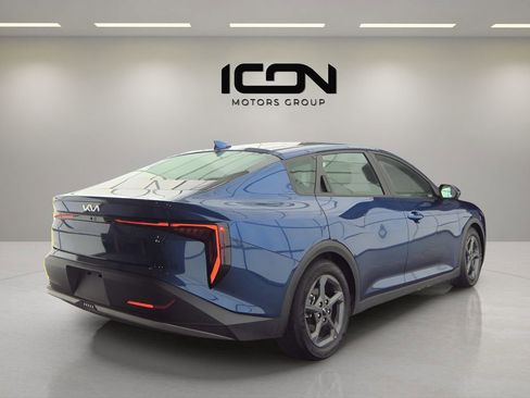 Used 2025 Kia K4 LXS FWD image 3