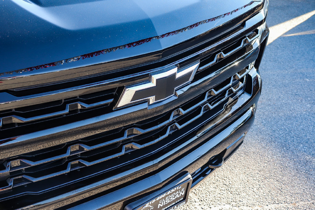 Used 2023 Chevrolet Silverado 1500 RST w/ Convenience Package II AWD/4WD image 5