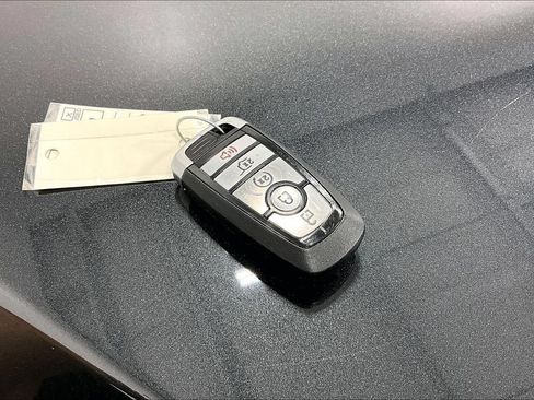Used 2022 Ford Expedition Limited AWD/4WD image 9