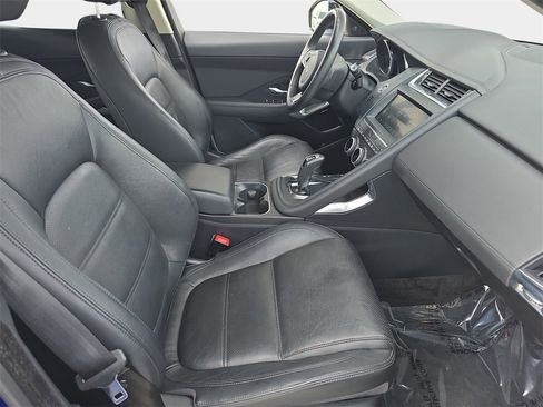 Used 2019 Jaguar E-PACE SE image 12