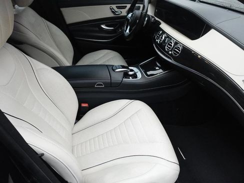 Used 2018 Mercedes-Benz S 560 Sedan image 9