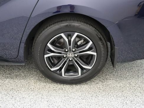 Used 2025 Toyota Sienna Platinum AWD/4WD image 10