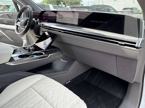New 2026 Cadillac Escalade IQ AWD Sport 1 w/ LPO, Floor Liner Package image 61