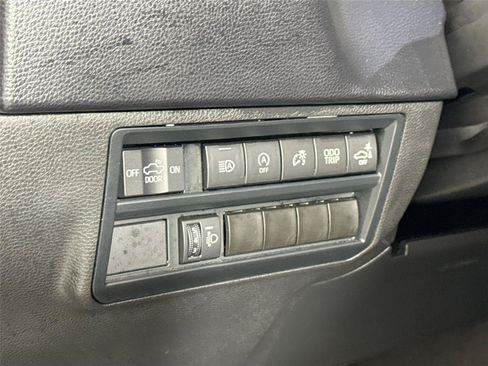 Used 2023 Toyota Tundra SR5 w/ SR5 Convenience Package AWD/4WD image 15