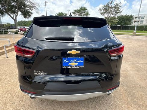 Used 2024 Chevrolet Blazer LT w/ Convenience Package FWD image 5