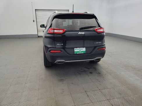 Used 2016 Jeep Cherokee Limited w/ Technology Group AWD/4WD image 6