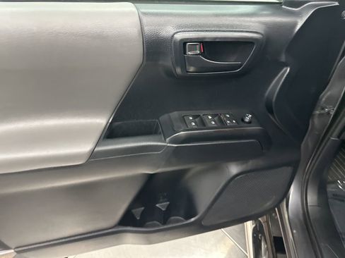 Used 2019 Toyota Tacoma SR w/ SR Convenience Package image 13