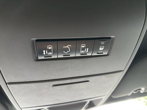 Used 2017 Dodge Grand Caravan GT FWD image 19