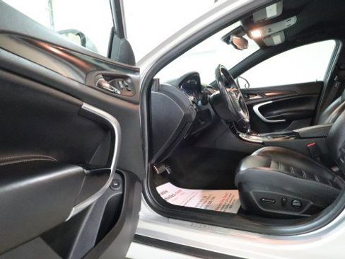 Used 2017 Buick Regal GS image 9