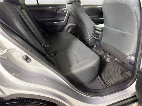 Used 2020 Toyota RAV4 LE FWD image 15