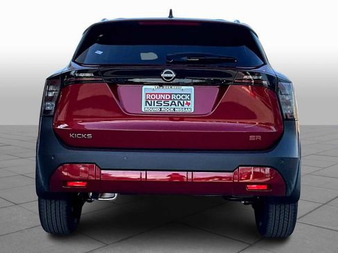 New 2026 Nissan Kicks SR image 4