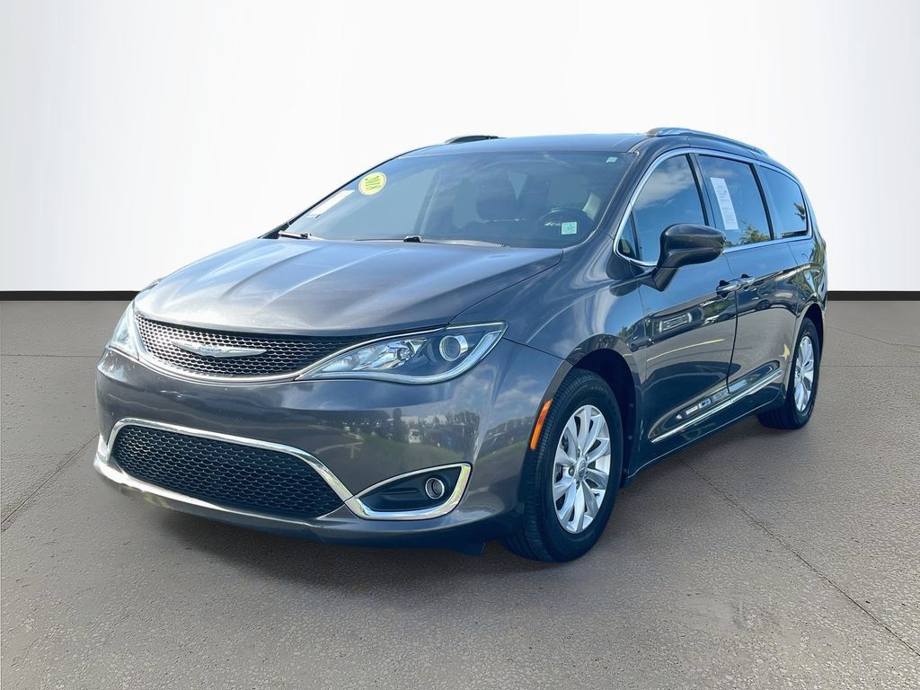 Used 2018 Chrysler Pacifica Touring-L w/ Premium Audio Group FWD image 3