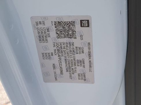 Used 2025 Chevrolet Express 2500 w/ Driver Convenience Package RWD image 31