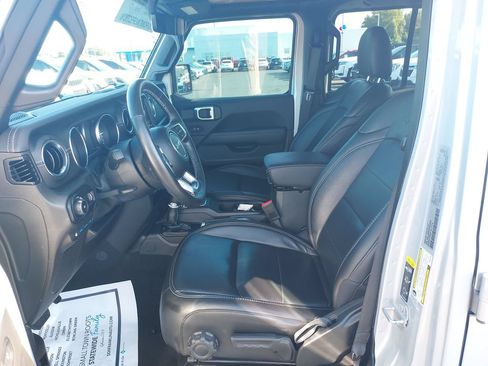 Used 2023 Jeep Wrangler Unlimited Sahara w/ Cold Weather Group AWD/4WD image 13