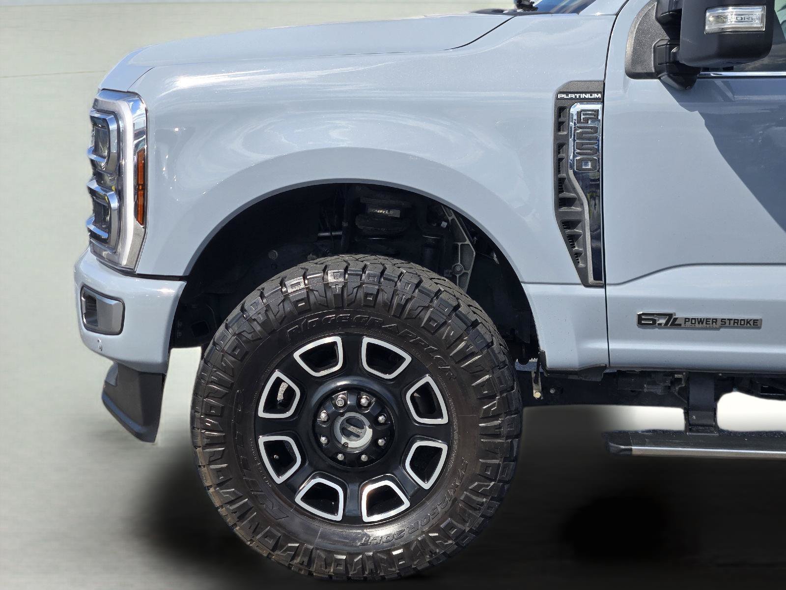 Used 2024 Ford F250 Platinum w/ FX4 Off-Road Package AWD/4WD image 9
