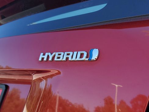 Used 2016 Toyota Prius Four FWD image 7