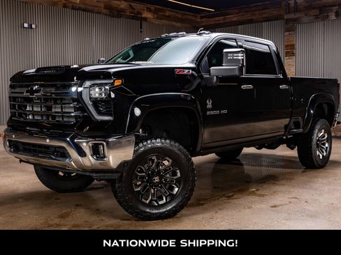 Used 2024 Chevrolet Silverado 2500 LTZ w/ LTZ Convenience Package image 4