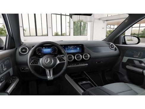 New 2026 Mercedes-Benz GLA 250 4MATIC image 3