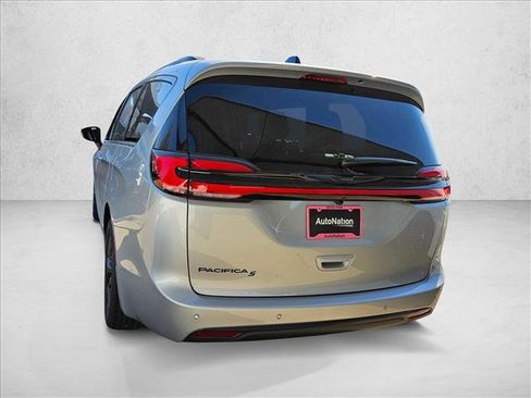 New 2026 Chrysler Pacifica Select w/ S Appearance Package image 9