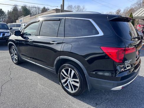 Used 2017 Honda Pilot Touring image 6