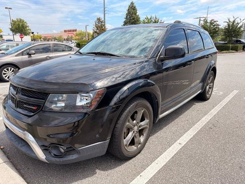 Used 2015 Dodge Journey Crossroad w/ Flexible Seating Group FWD image 1