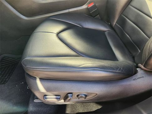 Used 2022 Toyota Highlander XLE image 24