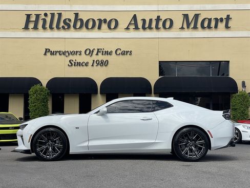 Used 2016 Chevrolet Camaro SS RWD image 3