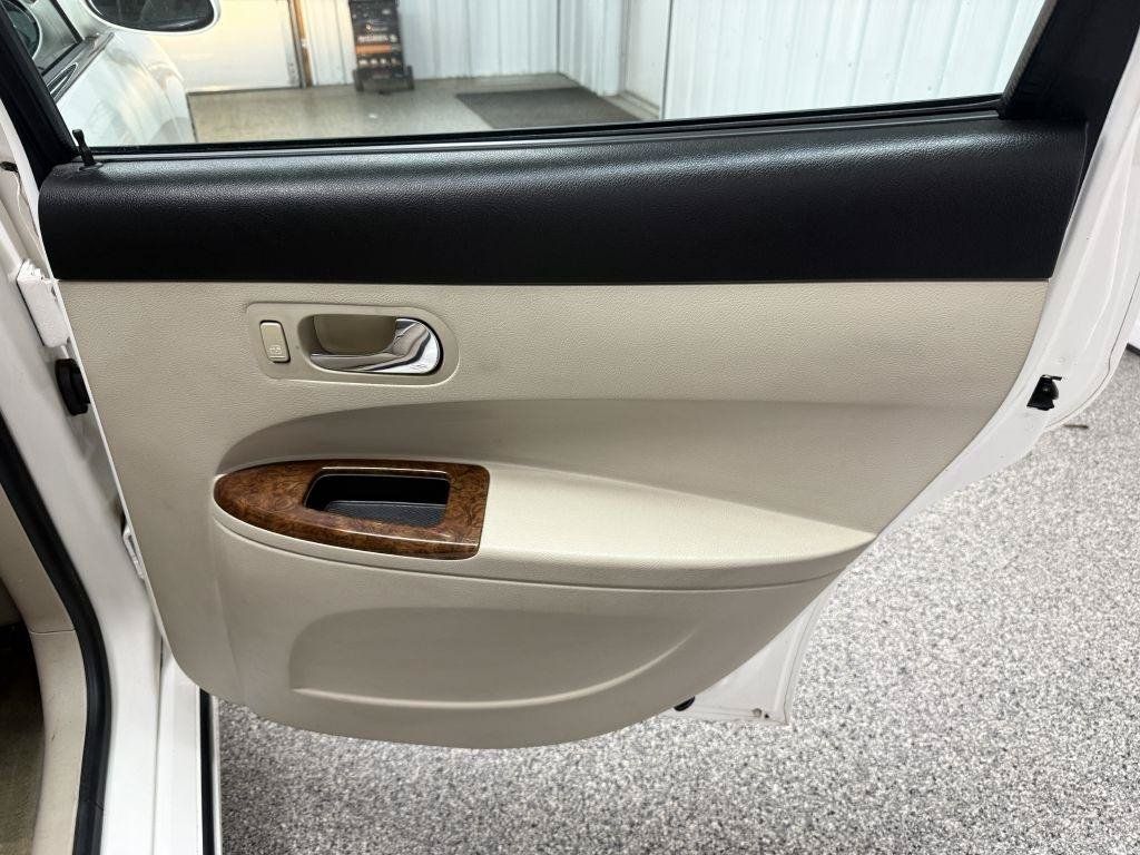 Used 2005 Buick LaCrosse CXS w/ Gold Convenience Package FWD image 24