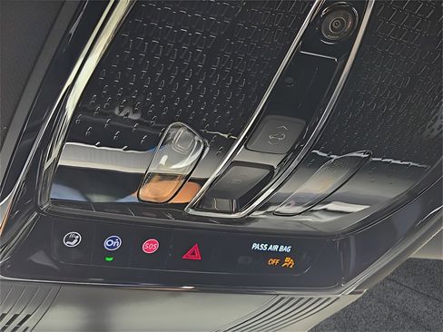 New 2026 Cadillac Vistiq Sport image 12