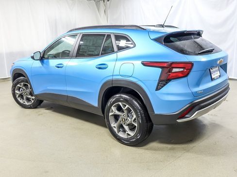 New 2026 Chevrolet Trax LT w/ Driver Confidence Package image 7