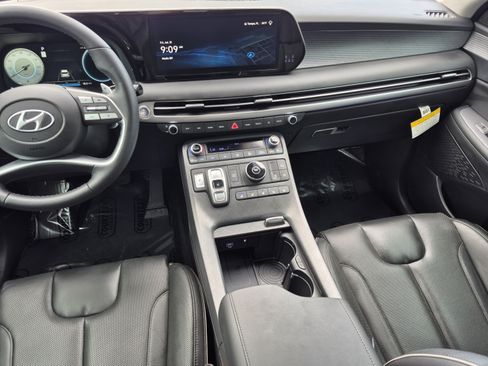 Used 2024 Hyundai Palisade Limited FWD image 13