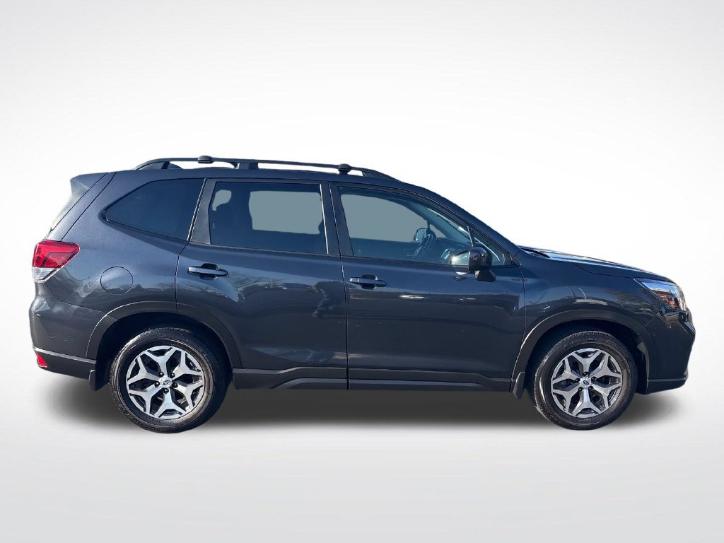 Used 2019 Subaru Forester Premium AWD/4WD image 6