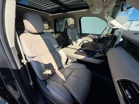 Used 2022 Lincoln Navigator Reserve image 29