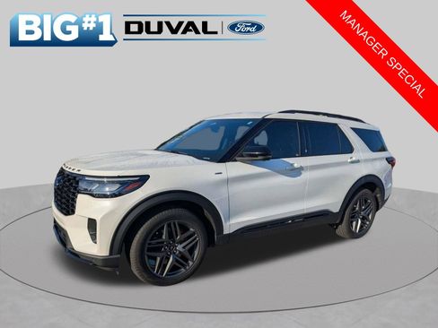 Used 2025 Ford Explorer ST-Line w/ Premium Package AWD/4WD image 8