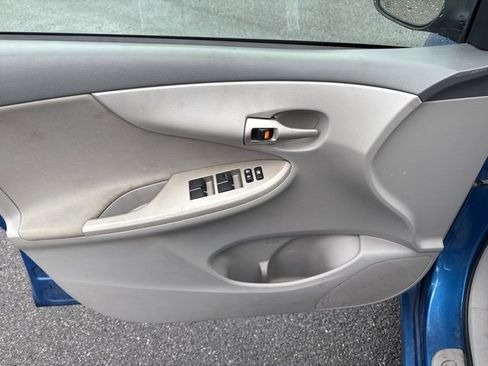 Used 2010 Toyota Corolla LE image 13