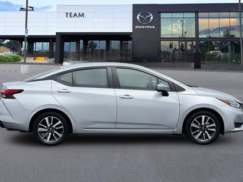 Used 2025 Nissan Versa SV FWD image 3