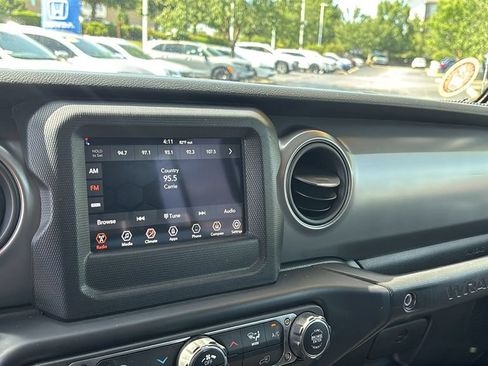 Used 2022 Jeep Wrangler Unlimited Sport AWD/4WD image 19