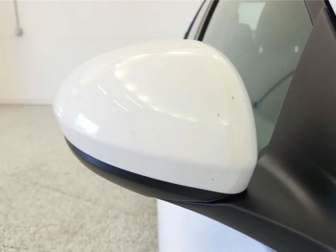 Used 2024 Nissan Sentra SV FWD image 18