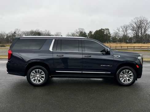 Used 2024 GMC Yukon XL Denali image 8