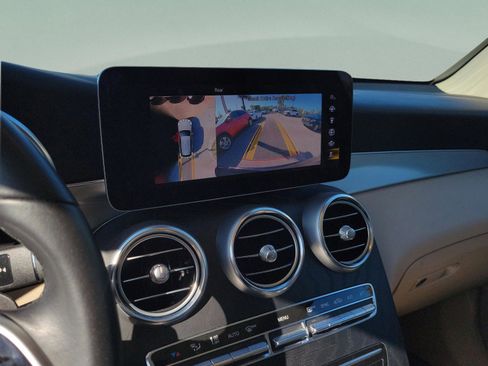 Used 2022 Mercedes-Benz GLC 300 image 33