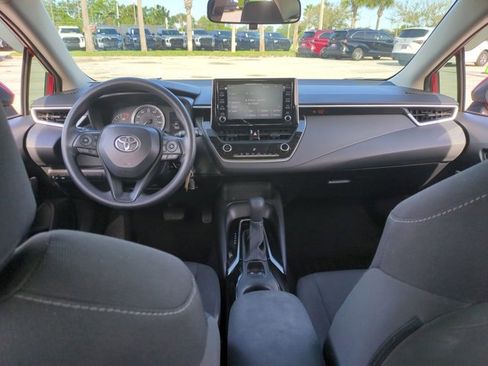 Used 2020 Toyota Corolla LE image 16