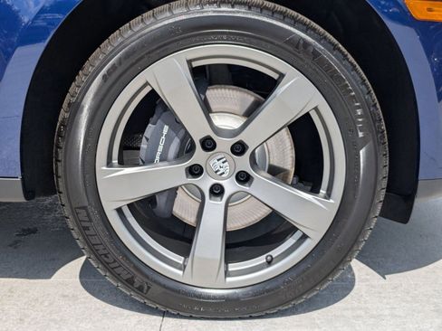 Certified 2025 Porsche Macan image 29