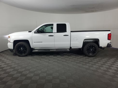 Used 2019 Chevrolet Silverado 1500 Custom image 7