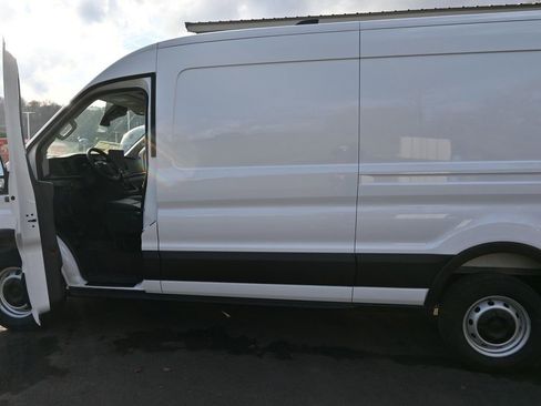 New 2026 Ford Transit 250 148 Medium Roof image 88